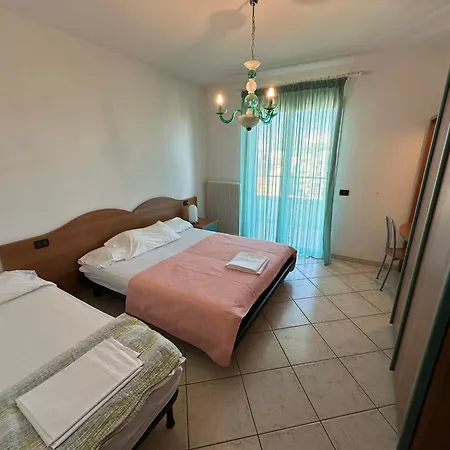 Diana Frontemare - Agenzia Cocal 카오를레