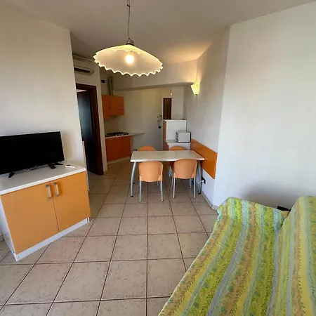 Diana Frontemare - Agenzia Cocal Apartment