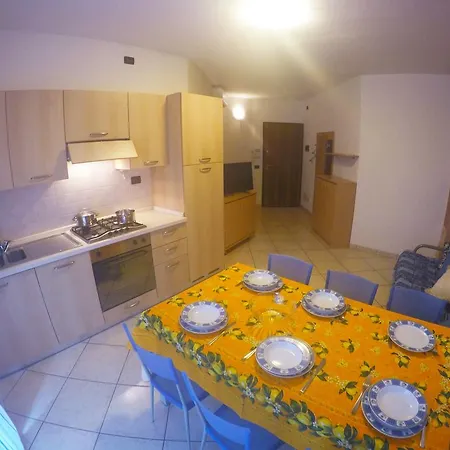 아파트 Diana Frontemare - Agenzia Cocal 카오를레